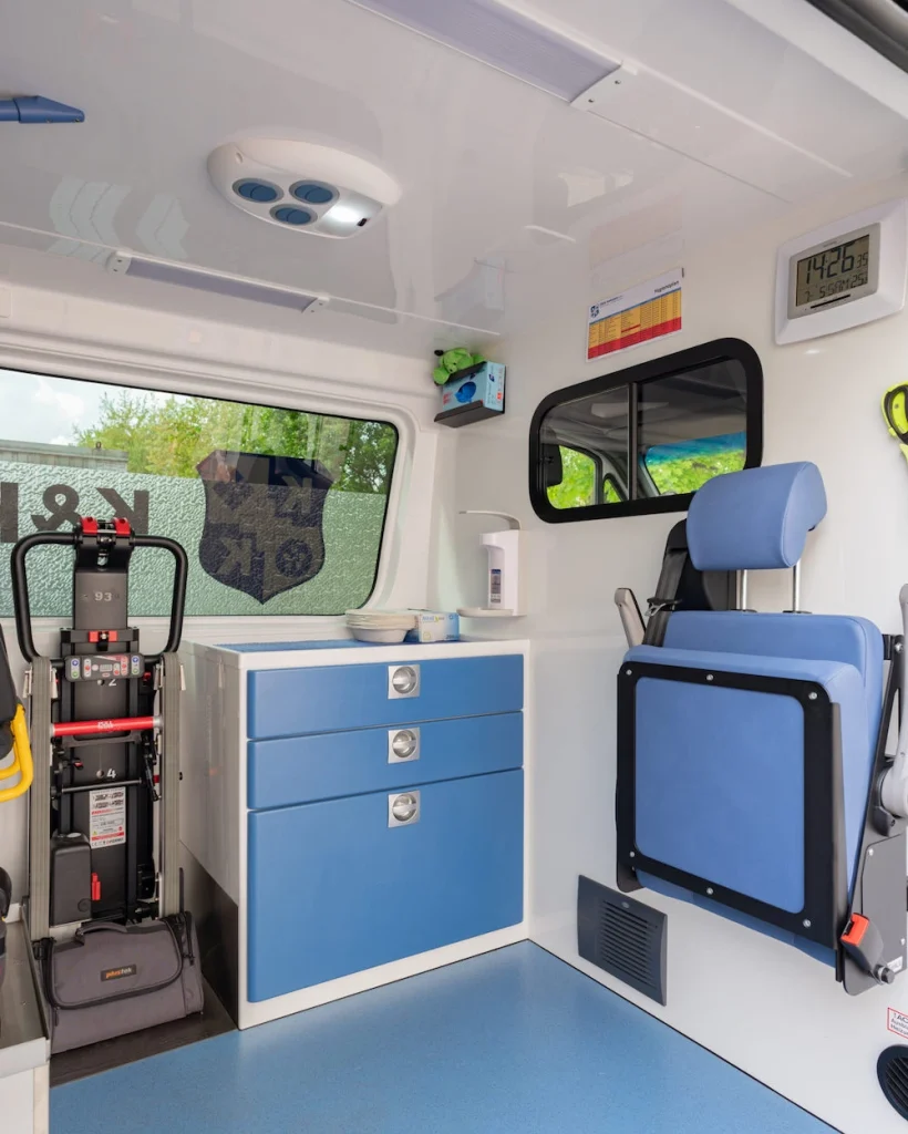 Innenraum Krankentransporter von der Kling KuK Ambulanz